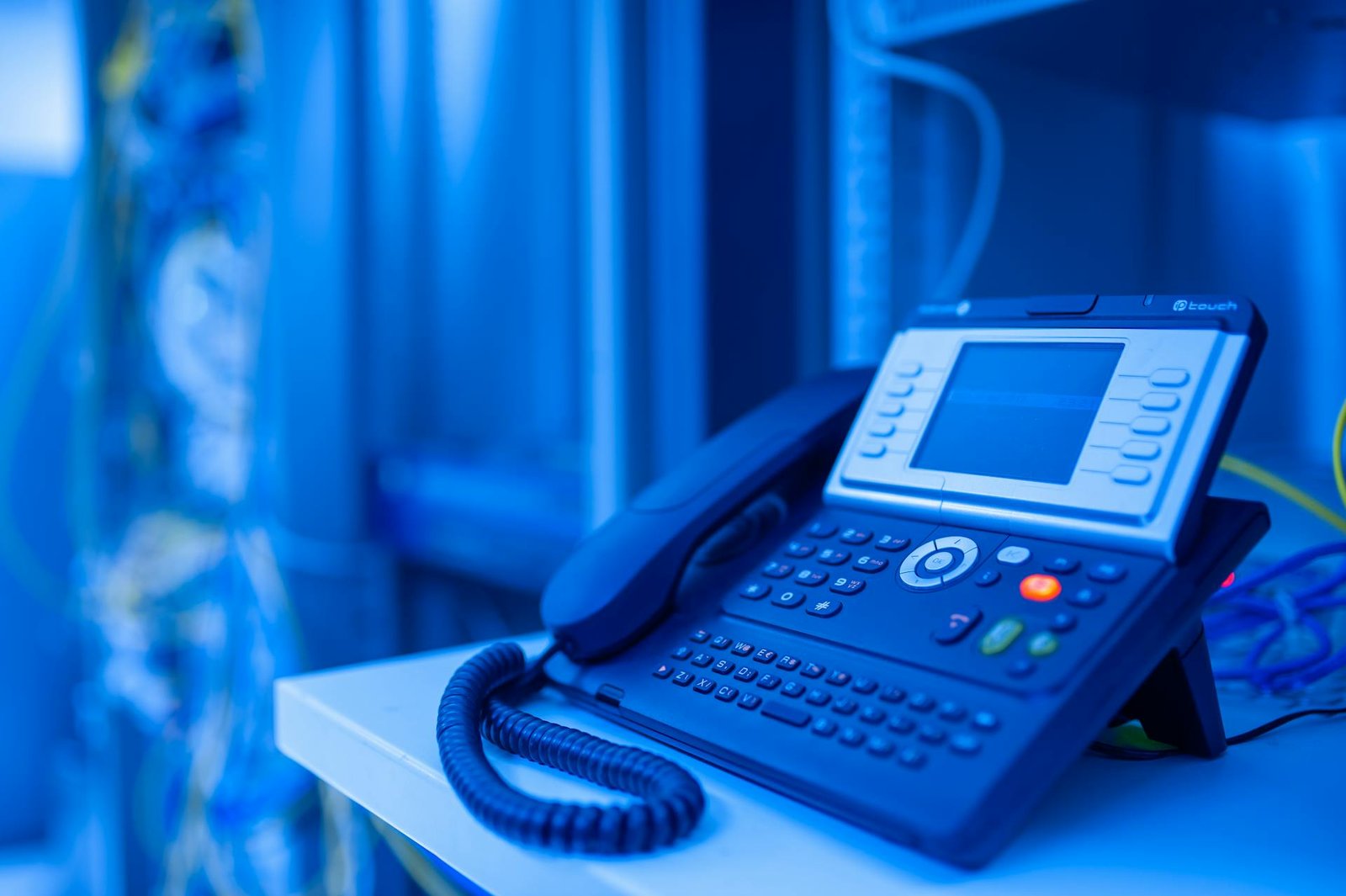 Making the Switch From Landline to VoIP Phones 1 VoIP Phone